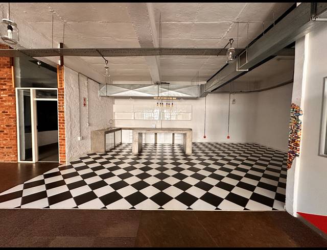 254M² OFFICE TO LET IN MILPARK